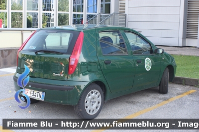 Fiat Punto II serie
Corpo Forestale Provincia di Trento
CF F34 TN
Parole chiave: Fiat Punto_IIserie CFF34TN