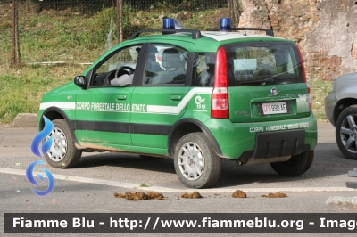 Fiat Nuova Panda 4X4 Climbing
Corpo Forestale dello Stato
CFS 990 AE
Parole chiave: fiat nuova_panda_4x4_climbing cfs990ae