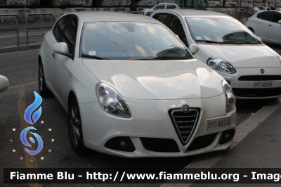 Alfa Romeo Nuova Giulietta
Dipartimento Nazionale della Protezione Civile
DPC A0246
Parole chiave: Alfa-Romeo Nuova_Giulietta DPCA0246