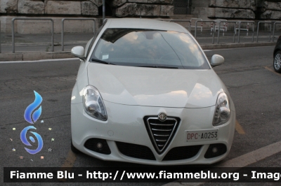 Alfa Romeo Nuova Giulietta
Dipartimento Nazionale della Protezione Civile
DPC A0253
Parole chiave: Alfa-Romeo Nuova_Giulietta DPCA0253