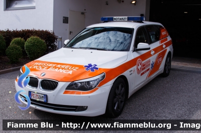 BMW serie 5 F10 Touryng
Ass. Prov. Croce Bianca Brunico (BZ)
Weisses Kreuz Bruneck
Allestimento Ambulanz Mobile
WK 609 - 676
PC ZS 0HM
Parole chiave: BMW serie_5_F10_Touryng PCZS0HM