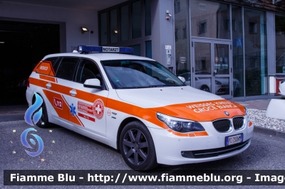 BMW serie 5 F10 Touryng
Ass. Prov. Croce Bianca Brunico (BZ)
Weisses Kreuz Bruneck
Allestimento Ambulanz Mobile
WK 609 - 676
PC ZS 0HM
Parole chiave: BMW serie_5_F10_Touryng PCZS0HM