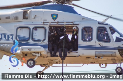 Agusta Westland AW139
Polizia di Stato
Servizio Aereo
I Reparto Volo - Roma
PS 108
Parole chiave: Agusta_Westland AW139 POLI108