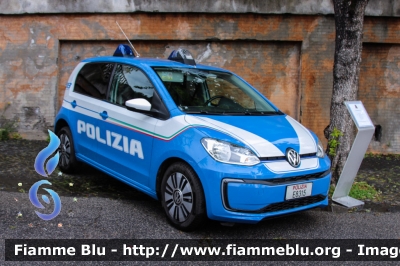Volkswagen e-up!
Polizia di Stato
Lotto di 4 esemplari in dotazione alla
Questura di Roma
POLIZIA E8315
Parole chiave: Volkswagen e-up! POLIZIAE8315
