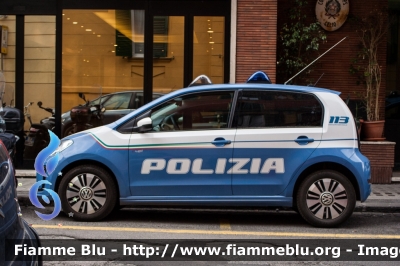 Volkswagen e-up!
Polizia di Stato
Lotto di 4 esemplari in dotazione alla
Questura di Roma
POLIZIA E8318
Parole chiave: Volkswagen e-up! PSE8318