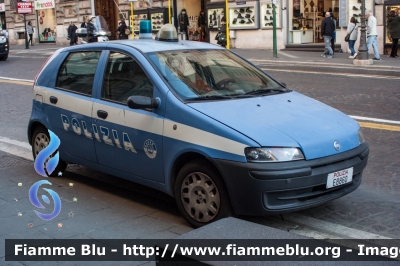 Fiat Punto II serie
Polizia di Stato
Polizia E8860
Parole chiave: Fiat Punto_II_serie POLIZIAE8860