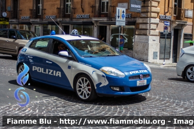 Fiat Nuova Bravo
Polizia di Stato
Squadra Volante
POLIZIA F3761
Parole chiave: Fiat Nuova_Bravo POLIZIAF3761