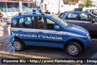Fiat Nuova Panda 4x4 Climbing I serie
Polizia di Stato
Questura di Bolzano
Polizia Ferroviaria
POLIZIA H3016
Parole chiave: Fiat Nuova_Panda_4x4_Climbing_Iserie POLIZIAH3016