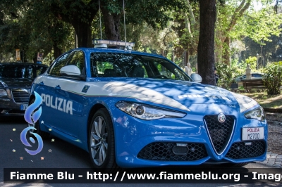 Alfa Romeo Nuova Giulia Q4
Polizia di Stato
Polizia Stradale
Scorta Presidente della Repubblica
POLIZIA M2700
Parole chiave: Alfa-Romeo Nuova_Giulia_Q4 POLIZIAM2700 festa_polizia_2017