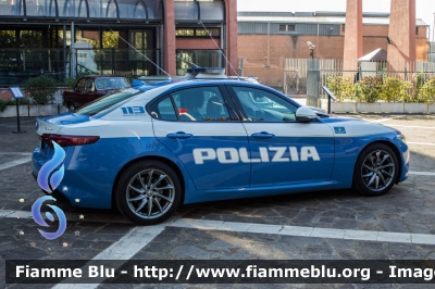 Alfa Romeo Nuova Giulia Q4
Polizia di Stato
Polizia Stradale
POLIZIA M2701

70° Polizia Stradale
con logo celebrativo
Parole chiave: Alfa_Romeo Nuova_Giulia_Q4 POLIZIAM2701