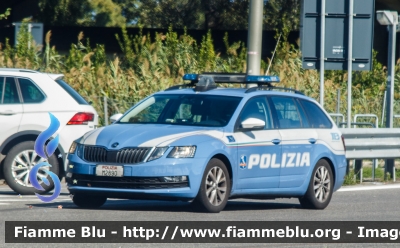 Skoda Octavia V serie
Polizia di Stato
Polizia Autostradale in servizio sulla rete Autostrade per l'Italia SPA
POLIZIA M2890
Parole chiave: Skoda Octavia_Vserie POLIZIAM2890