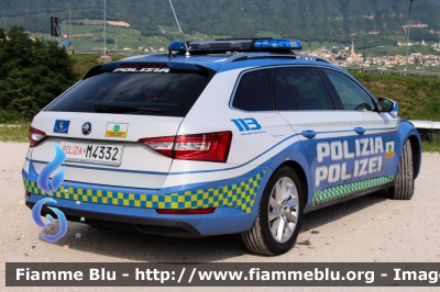 Skoda Superb Wagon 4x4 III serie
Polizia di Stato
Polizia Stradale
in servizio sulla A22 "Modena-Brennero"
POLIZIA M4332
Parole chiave: Skoda Superb_Wagon_4x4_IIIserie POLIZIAM4332