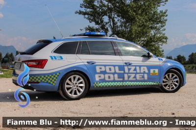 Skoda Superb Wagon 4x4 III serie
Polizia di Stato
Polizia Stradale
in servizio sulla A22 "Modena-Brennero"
POLIZIA M4332
Parole chiave: Skoda Superb_Wagon_4x4_III_serie POLIZIAM4332