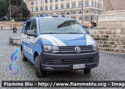 Volkswagen Transporter T6
Polizia di Stato
Unita' Cinofile
Allestimento BAI
POLIZIA M4428
Parole chiave: Volkswagen Transporter_T6 PSM4428