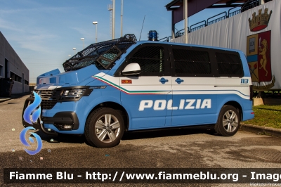 Volkswagen T6.1 Multivan
Polizia di Stato
1° Reparto Mobile - Roma
Allestito Focaccia
POLIZIA M7501
Parole chiave: Volkswagen T6.1_Multivan POLIZIAM7501
