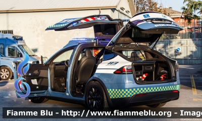 Tesla Model X
Polizia di Stato
Polizia Stradale in servizio sulla rete CAV
allestimento All.V.In.
POLIZIA M9359
Parole chiave: Tesla Model_X POLIZIAM9359