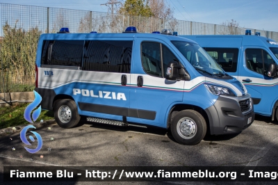 Fiat Ducato X290
Polizia di Stato
Polizia N5132
Parole chiave: Fiat Ducato_X290 POLIZIAN5132