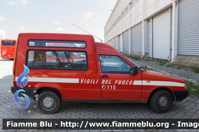 Fiat Fiorino II serie
Vigili del Fuoco
Comando Provinciale di Roma
Distaccamento Montelanico
VF 20296
Parole chiave: Fiat Fiorino_IIserie VF20296