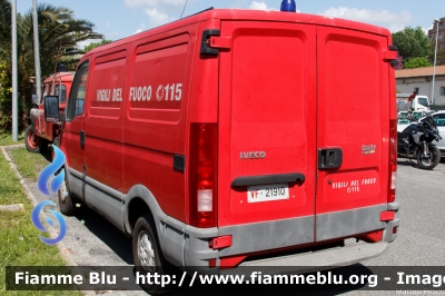 Iveco Daily III serie
Vigili del Fuoco
Comando Provinciale di Roma
VF 21910
Parole chiave: Iveco Daily_IIIserie VF21910