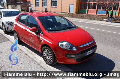 Fiat Punto Evo
Vigili del Fuoco
Corpo Permanente di Trento
VF 2K7 TN
Parole chiave: Fiat Punto_Evo VF2K7TN