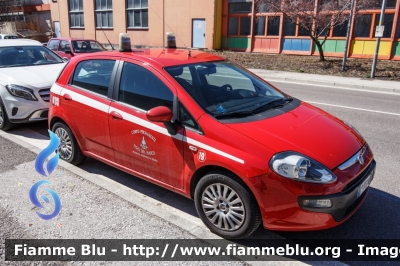 Fiat Punto Evo
Vigili del Fuoco
Corpo Permanente di Trento
VF 2K7 TN
Parole chiave: Fiat Punto_Evo VF2K7TN