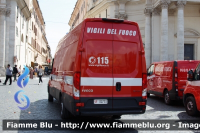 Iveco Daily VI serie restyle
Vigili del Fuoco
Comando Provinciale di Roma
VF 32731
Parole chiave: Iveco Daily_VIserie_restyle VF32731