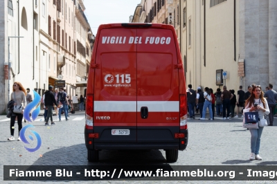 Iveco Daily VI serie restyle
Vigili del Fuoco
Comando Provinciale di Roma
VF 32731
Parole chiave: Iveco Daily_VIserie_restyle VF32731