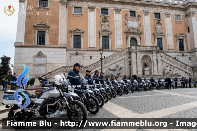 Moto Guzzi V85 TT
Polizia Roma Capitale
Nucleo GPIT
Parole chiave: Moto_Guzzi V85_TT