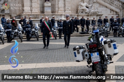 Moto Guzzi V85 TT
Polizia Roma Capitale
Nucleo GPIT
Parole chiave: Moto_Guzzi V85_TT