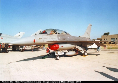 General Dynamics F-16
Aeronautica Militare
37° Stormo
Parole chiave: general_dynamics F-16