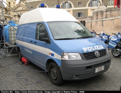 Volkswagen Transporter T5
Polizia di Stato
Polstrada
Parole chiave: Volkswagen Transporter_T5 Furgoni Polstrada Polizia Festa_Polizia_2008 F5585