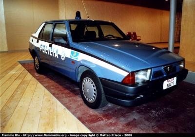 Alfa Romeo 75 II serie
Polizia di Stato
Polizia Stradale
Esemplare esposto presso il Museo delle auto della Polizia di Stato
POLIZIA A8477 
Parole chiave: Alfa-Romeo 75_IIserie POLIZIAA8477