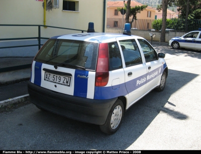 Fiat Punto I serie
Polizia Municipale Avezzano (AQ)
Parole chiave: fiat punto_Iserie PM_Avezzano_AQ