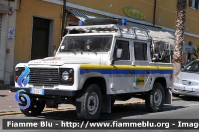 Land Rover Defender 110
Protezione Civile
 Antincendio Boschivo
 Gruppo di Bordighera IM
Parole chiave: Liguria (IM) Protezione_civile Land-Rover Defender_110
