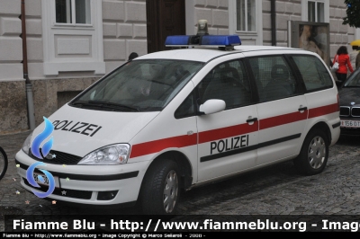 Ford Galaxy II serie
Österreich - Austria
Bundespolizei
Polizia di Stato
Vecchia Livrea
Parole chiave: Ford Galaxy_IIserie Bundespolizei Polizia_Nazionale Austria