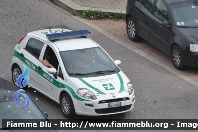 Fiat Punto VI serie
Polizia Locale Milano
POLIZIA LOCALE YA589AB
Parole chiave: Lombardia (MI) Polizia_Locale Fiat Punto_IVserie POLIZIALOCALEYA589AB
