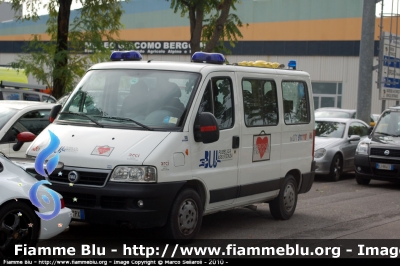 Fiat Ducato III serie
Pubblica Assistenza Blu Falconara AN
Parole chiave: Marche (AN) trasporto_sangue Fiat Ducato_IIIserie