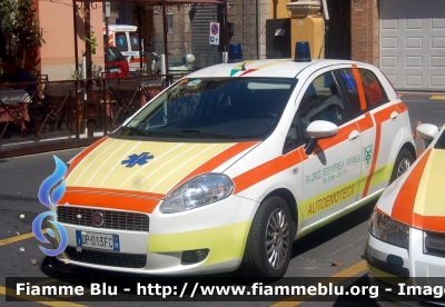 Fiat Grande Punto
Croce Verde Intemelia Ventimiglia IM
Parole chiave: Liguria (IM) Trasporto_emoderivati Fiat Grande_Punto