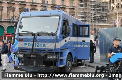 Iveco EuroCargo 4x4 II serie
Polizia di Stato
Reparto Mobile di Milano
POLIZIA F7766 
Parole chiave: Iveco EuroCargo_4x4_IIserie PoliziaF7766 Festa_Della_Polizia_2012