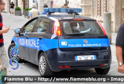 Fiat Grande Punto
Polizia Municipale Perugia
POLIZIA LOCALE YA242AM
Parole chiave: Umbria (PG) Polizia_Locale Fiat Grande_Punto POLIZIALOCALEYA242AM