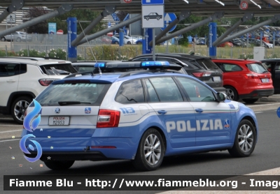 Skoda Octavia V serie
Polizia di Stato
Polizia Autostradale
in servizio sulla rete Autostrade per l'Italia SPA
Allestimento Focaccia
Decorazione Grafica Artlantis
POLIZIA M2953
