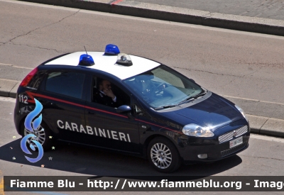 Fiat Grande Punto
Carabinieri
CC DF483
Parole chiave: Fiat Grande_Punto CCDF483
