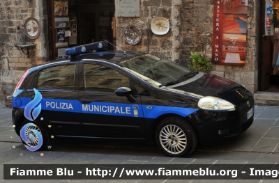 Fiat Grande Punto
Polizia Municipale Gubbio PG
Parole chiave: Umbria (PG) Polizia_Locale Fiat Grande_Punto