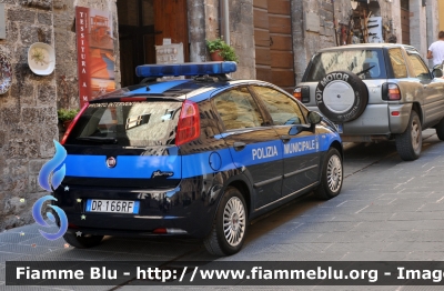 Fiat Grande Punto
Polizia Municipale Gubbio PG
Parole chiave: Umbria (PG) Polizia_Locale Fiat Grande_Punto