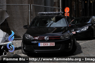 Volkswagen Golf VI serie
Koninkrijk België - Royaume de Belgique - Königreich Belgien - Belgio
Police Locale Bruxelles Capitale Ixelles - Brussel Hoofdstad Elsene
Mezzo a bassa visibilità
Parole chiave: Volkswagen Golf_VIserie