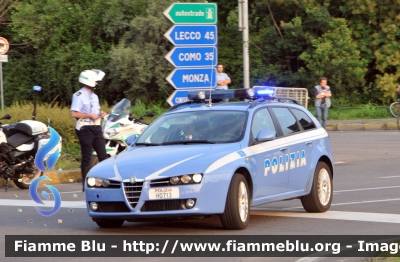 Alfa Romeo 159 Sportwagon Q4
Polizia di Stato
Polizia Stradale
POLIZIA H0713
Parole chiave: Alfa-Romeo 159_Sportwagon_Q4 PoliziaH0713 Visita_papa_milano_2012