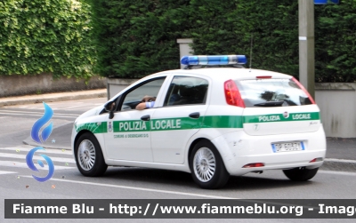 Fiat Grande Punto
Polizia Locale
Comune di Desenzano Del Garda (BS)
Parole chiave: Fiat Grande_Punto