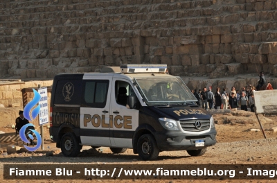 Mercedes-Benz Sprinter III serie restyle
جمهوريّة مصر العربيّة - Egitto
Tourist and Antiquities Police - Polizia Turistica
