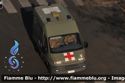 Fiat Ducato II serie
Esercito Italiano
Sanità Militare
EI BD927
Parole chiave: Ambulanza Fiat Ducato_IIserie EIBD927