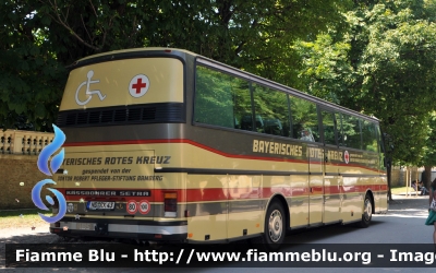 Setra S215HD
Bundesrepublik Deutschland - Germania
Bayerisches Rotes Kreuz
Croce Rossa della Baviera
Parole chiave: Setra S215HD